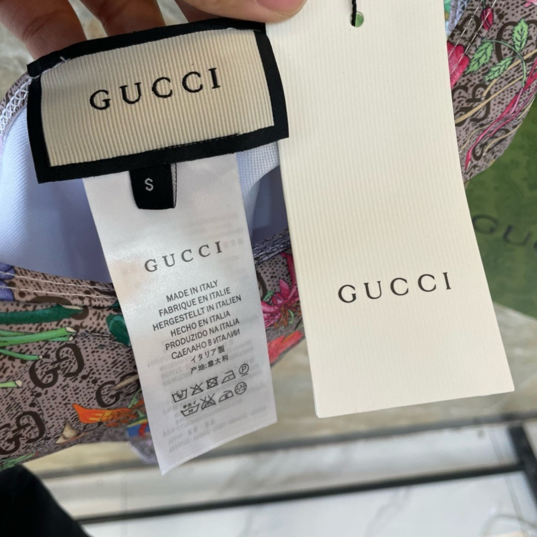 Gucci新款连体泳衣 简单大气 适合多种场景的游泳衣🏊‍♀️海边 游泳池 温泉 水上乐园 漂流都可以😌