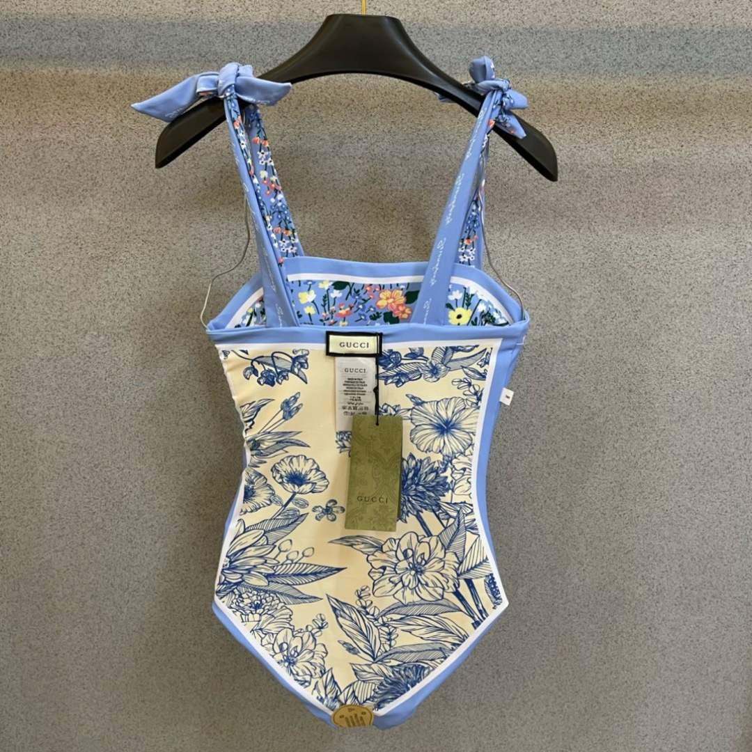 Gucci新款泳衣 双面印花 双面可穿😍🥰适合多种场景的游泳衣🏊‍♀️海边 游泳池 温泉 水上乐园 漂流