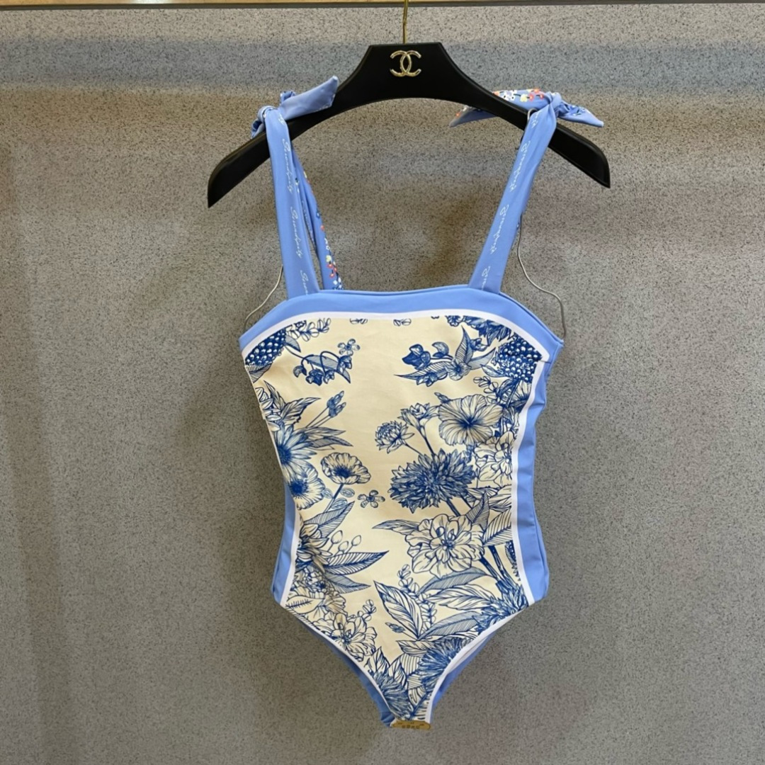 Gucci新款泳衣 双面印花 双面可穿😍🥰适合多种场景的游泳衣🏊‍♀️海边 游泳池 温泉 水上乐园 漂流