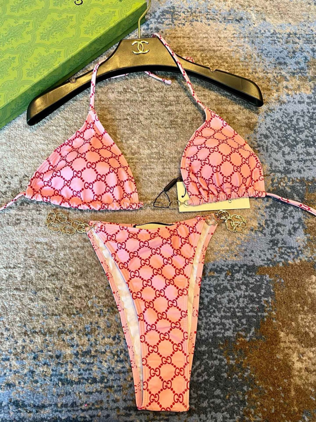 Gucci新款比基尼😍🥰适合多种场景的游泳衣🏊‍♀️海边 游泳池 温泉 水上乐园 漂流都可以😌内搭也完全