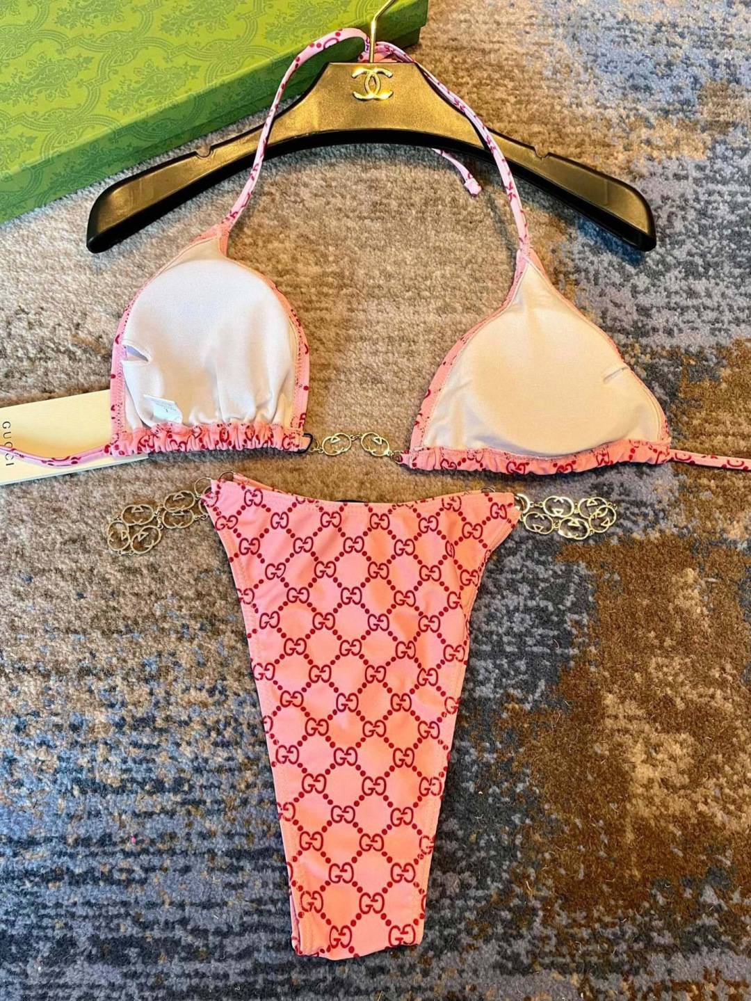 Gucci新款比基尼😍🥰适合多种场景的游泳衣🏊‍♀️海边 游泳池 温泉 水上乐园 漂流都可以😌内搭也完全