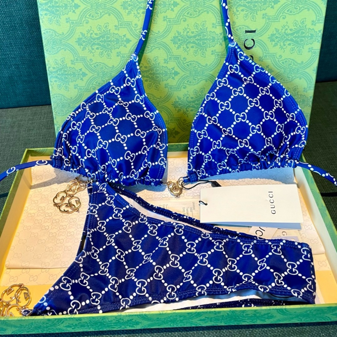 Gucci新款比基尼😍🥰适合多种场景的游泳衣🏊‍♀️海边 游泳池 温泉 水上乐园 漂流都可以😌内搭也完全