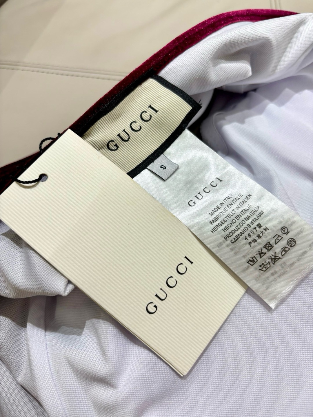 Gucci丝绒专柜新款连体泳衣 气质高雅 😍🥰适合多种场景的游泳衣🏊‍♀️海边 游泳池 温泉 水上乐园 