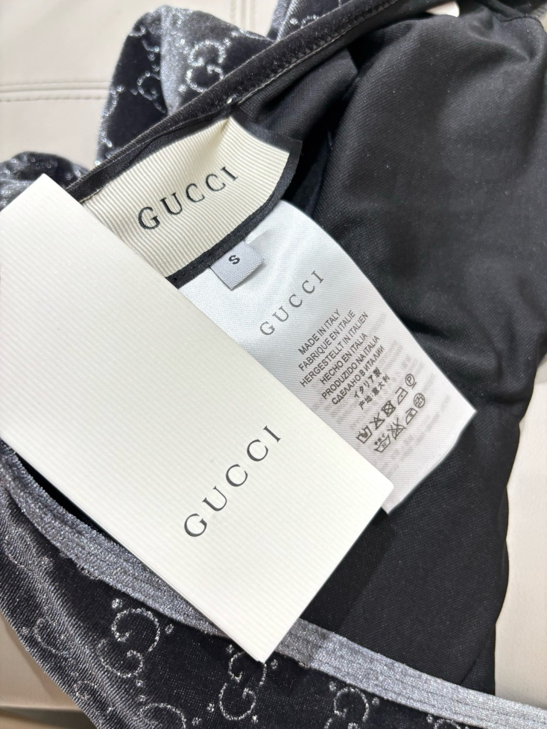 Gucci丝绒专柜新款连体泳衣 气质高雅 😍🥰适合多种场景的游泳衣🏊‍♀️海边 游泳池 温泉 水上乐园 