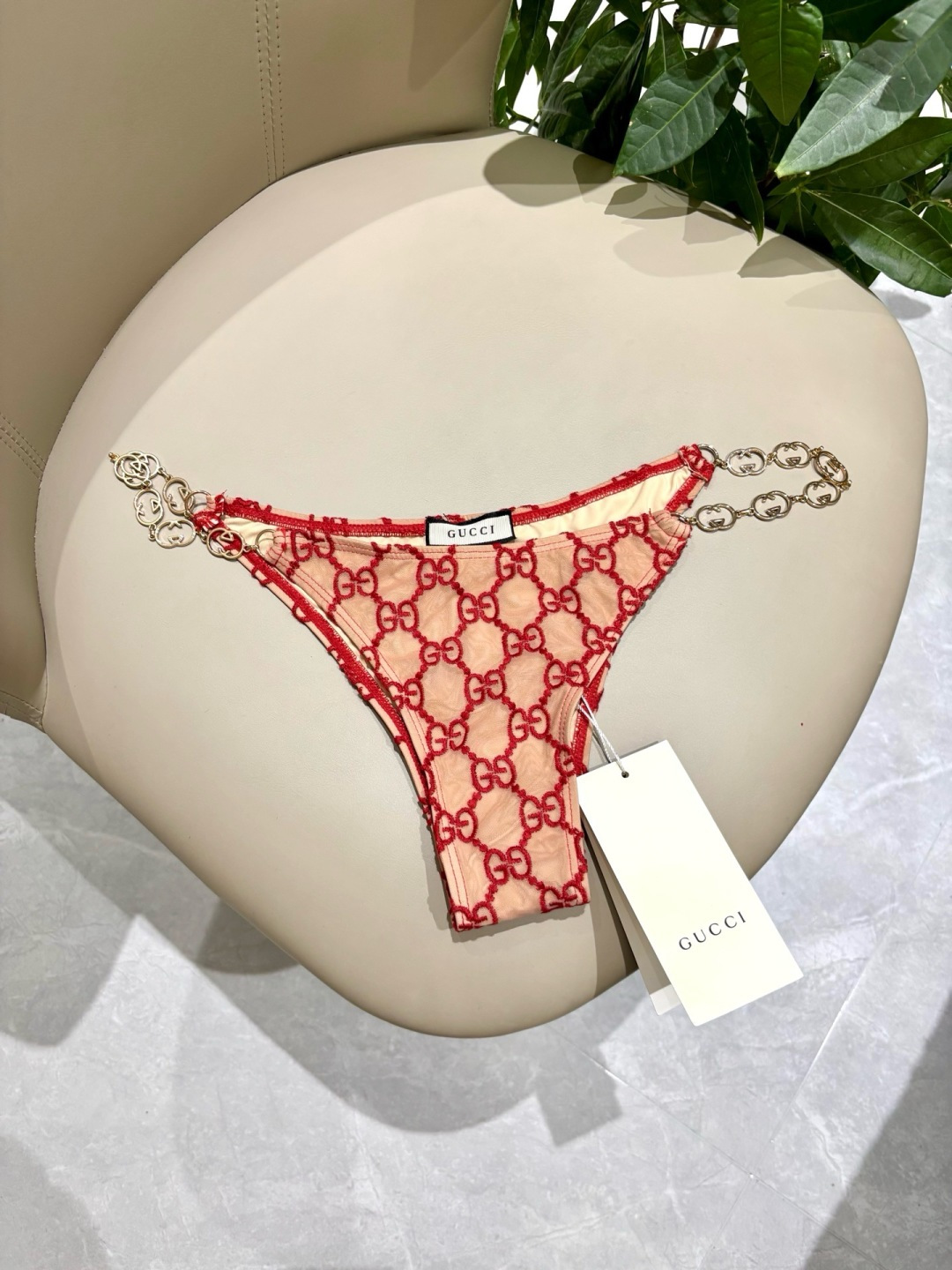 Gucci新款性感网纱比基尼泳衣~网纱蕾丝吊带背心链条文胸内衣（无胸垫）➕三角裤两件套装， 码数：S M