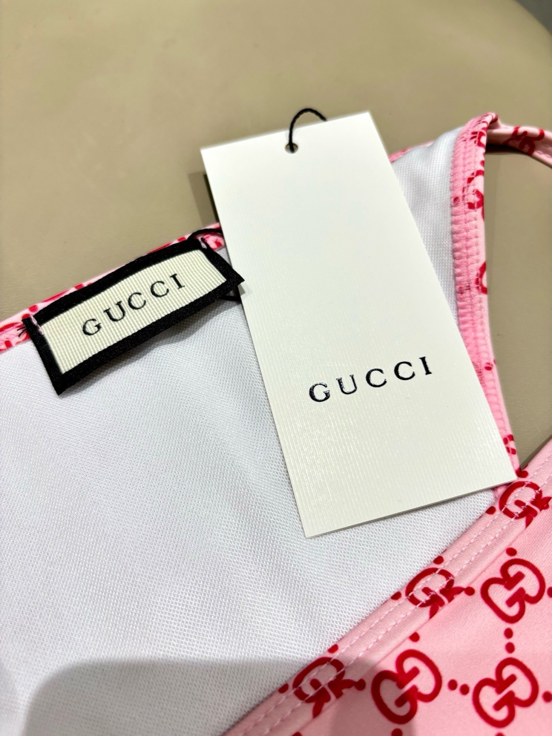 Gucci比基尼😍🥰适合多种场景的游泳衣🏊‍♀️海边 游泳池 温泉 水上乐园 漂流都可以😌内搭也完全可以
