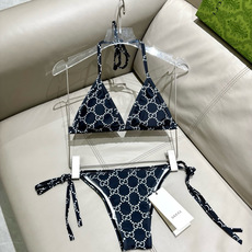 Gucci比基尼😍🥰适合多种场景的游泳衣🏊♀️海边 游泳池 温泉 水上乐园 漂流都可以😌内搭也完全可以 Gucci比基尼😍🥰适合多种场景的游泳衣🏊♀️海边 游泳池 温泉 水上乐园 漂流都可以😌内搭也完全可以