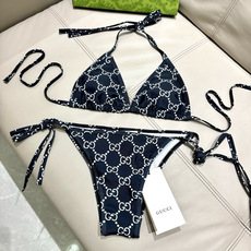 Gucci比基尼😍🥰适合多种场景的游泳衣🏊♀️海边 游泳池 温泉 水上乐园 漂流都可以😌内搭也完全可以 Gucci比基尼😍🥰适合多种场景的游泳衣🏊♀️海边 游泳池 温泉 水上乐园 漂流都可以😌内搭也完全可以