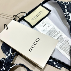 Gucci比基尼😍🥰适合多种场景的游泳衣🏊♀️海边 游泳池 温泉 水上乐园 漂流都可以😌内搭也完全可以 Gucci比基尼😍🥰适合多种场景的游泳衣🏊♀️海边 游泳池 温泉 水上乐园 漂流都可以😌内搭也完全可以