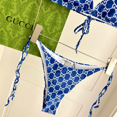 Gucci比基尼😍🥰适合多种场景的游泳衣🏊♀️海边 游泳池 温泉 水上乐园 漂流都可以😌内搭也完全可以 Gucci比基尼😍🥰适合多种场景的游泳衣🏊♀️海边 游泳池 温泉 水上乐园 漂流都可以😌内搭也完全可以
