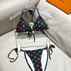 Lv比基尼😍🥰适合多种场景的游泳衣🏊♀️海边 游泳池 温泉 水上乐园 漂流都可以😌内搭也完全可以 连体 Lv比基尼😍🥰适合多种场景的游泳衣🏊♀️海边 游泳池 温泉 水上乐园 漂流都可以😌内搭也完全可以 连体
