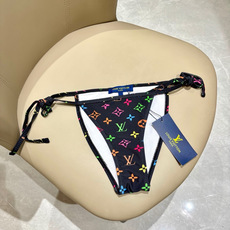 Lv比基尼😍🥰适合多种场景的游泳衣🏊♀️海边 游泳池 温泉 水上乐园 漂流都可以😌内搭也完全可以 连体 Lv比基尼😍🥰适合多种场景的游泳衣🏊♀️海边 游泳池 温泉 水上乐园 漂流都可以😌内搭也完全可以 连体