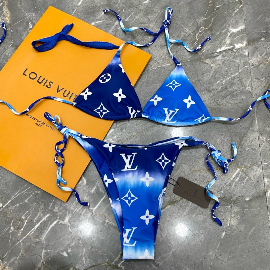 Lv比基尼😍🥰适合多种场景的游泳衣🏊‍♀️海边 游泳池 温泉 水上乐园 漂流都可以😌内搭也完全可以 连体
