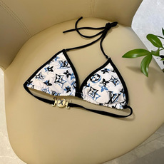 Lv比基尼😍🥰适合多种场景的游泳衣🏊♀️海边 游泳池 温泉 水上乐园 漂流都可以😌内搭也完全可以 连体 Lv比基尼😍🥰适合多种场景的游泳衣🏊♀️海边 游泳池 温泉 水上乐园 漂流都可以😌内搭也完全可以 连体