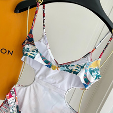Lv官网新款气质风连体泳衣 😍🥰适合多种场景的游泳衣🏊♀️海边 游泳池 温泉 水上乐园 漂流都可以😌内 Lv官网新款气质风连体泳衣 😍🥰适合多种场景的游泳衣🏊♀️海边 游泳池 温泉 水上乐园 漂流都可以😌内