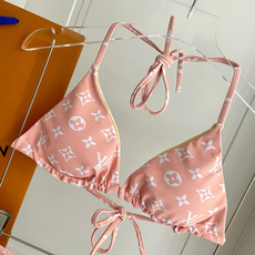 Lv比基尼😍🥰适合多种场景的游泳衣🏊♀️海边 游泳池 温泉 水上乐园 漂流都可以😌内搭也完全可以 连体 Lv比基尼😍🥰适合多种场景的游泳衣🏊♀️海边 游泳池 温泉 水上乐园 漂流都可以😌内搭也完全可以 连体