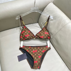 Lv比基尼😍🥰适合多种场景的游泳衣🏊♀️海边 游泳池 温泉 水上乐园 漂流都可以😌内搭也完全可以 连体 Lv比基尼😍🥰适合多种场景的游泳衣🏊♀️海边 游泳池 温泉 水上乐园 漂流都可以😌内搭也完全可以 连体