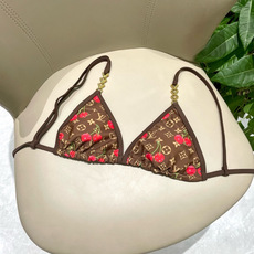 Lv比基尼😍🥰适合多种场景的游泳衣🏊♀️海边 游泳池 温泉 水上乐园 漂流都可以😌内搭也完全可以 连体 Lv比基尼😍🥰适合多种场景的游泳衣🏊♀️海边 游泳池 温泉 水上乐园 漂流都可以😌内搭也完全可以 连体