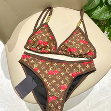 Lv比基尼😍🥰适合多种场景的游泳衣🏊♀️海边 游泳池 温泉 水上乐园 漂流都可以😌内搭也完全可以 连体 Lv比基尼😍🥰适合多种场景的游泳衣🏊♀️海边 游泳池 温泉 水上乐园 漂流都可以😌内搭也完全可以 连体