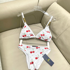 Lv比基尼😍🥰适合多种场景的游泳衣🏊♀️海边 游泳池 温泉 水上乐园 漂流都可以😌内搭也完全可以 连体 Lv比基尼😍🥰适合多种场景的游泳衣🏊♀️海边 游泳池 温泉 水上乐园 漂流都可以😌内搭也完全可以 连体