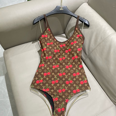 Lv官网新款气质风连体泳衣 😍🥰适合多种场景的游泳衣🏊♀️海边 游泳池 温泉 水上乐园 漂流都可以😌内 Lv官网新款气质风连体泳衣 😍🥰适合多种场景的游泳衣🏊♀️海边 游泳池 温泉 水上乐园 漂流都可以😌内
