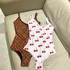 Lv官网新款气质风连体泳衣 😍🥰适合多种场景的游泳衣🏊♀️海边 游泳池 温泉 水上乐园 漂流都可以😌内 Lv官网新款气质风连体泳衣 😍🥰适合多种场景的游泳衣🏊♀️海边 游泳池 温泉 水上乐园 漂流都可以😌内