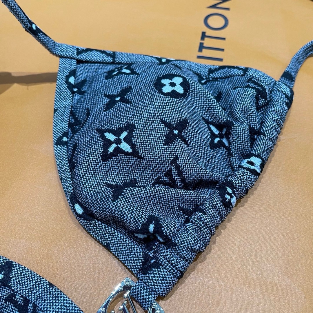 Lv比基尼😍🥰适合多种场景的游泳衣🏊‍♀️海边 游泳池 温泉 水上乐园 漂流都可以😌内搭也完全可以 连体