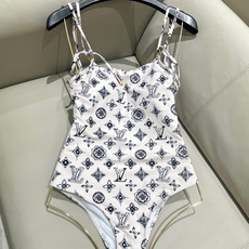 Lv官网新款气质风连体泳衣 😍🥰适合多种场景的游泳衣🏊♀️海边 游泳池 温泉 水上乐园 漂流都可以😌内 Lv官网新款气质风连体泳衣 😍🥰适合多种场景的游泳衣🏊♀️海边 游泳池 温泉 水上乐园 漂流都可以😌内