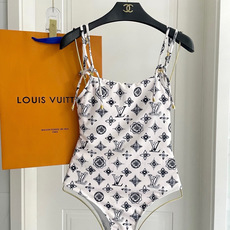 Lv官网新款气质风连体泳衣 😍🥰适合多种场景的游泳衣🏊♀️海边 游泳池 温泉 水上乐园 漂流都可以😌内 Lv官网新款气质风连体泳衣 😍🥰适合多种场景的游泳衣🏊♀️海边 游泳池 温泉 水上乐园 漂流都可以😌内