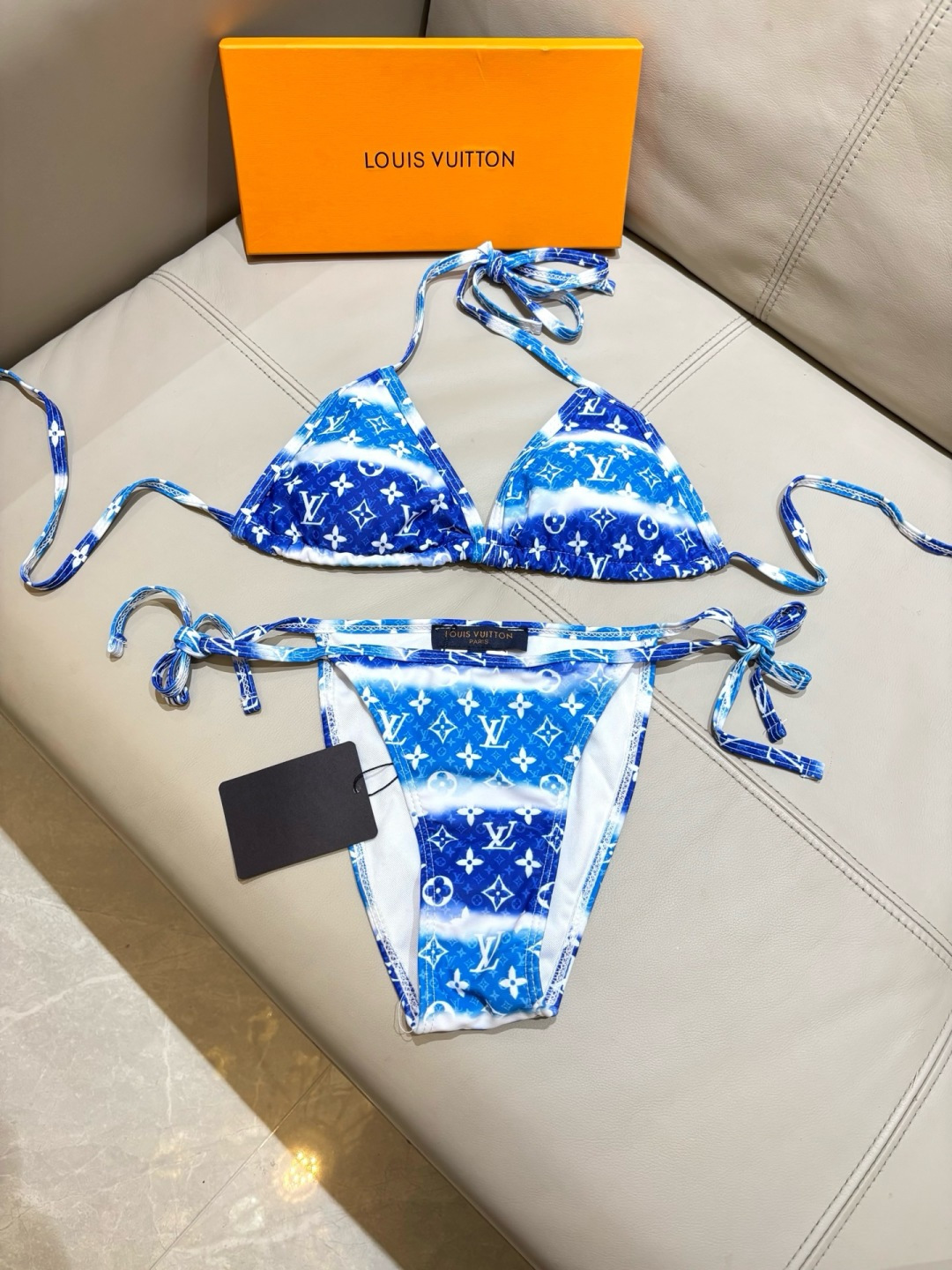 Lv比基尼😍🥰适合多种场景的游泳衣🏊‍♀️海边 游泳池 温泉 水上乐园 漂流都可以😌内搭也完全可以 连体