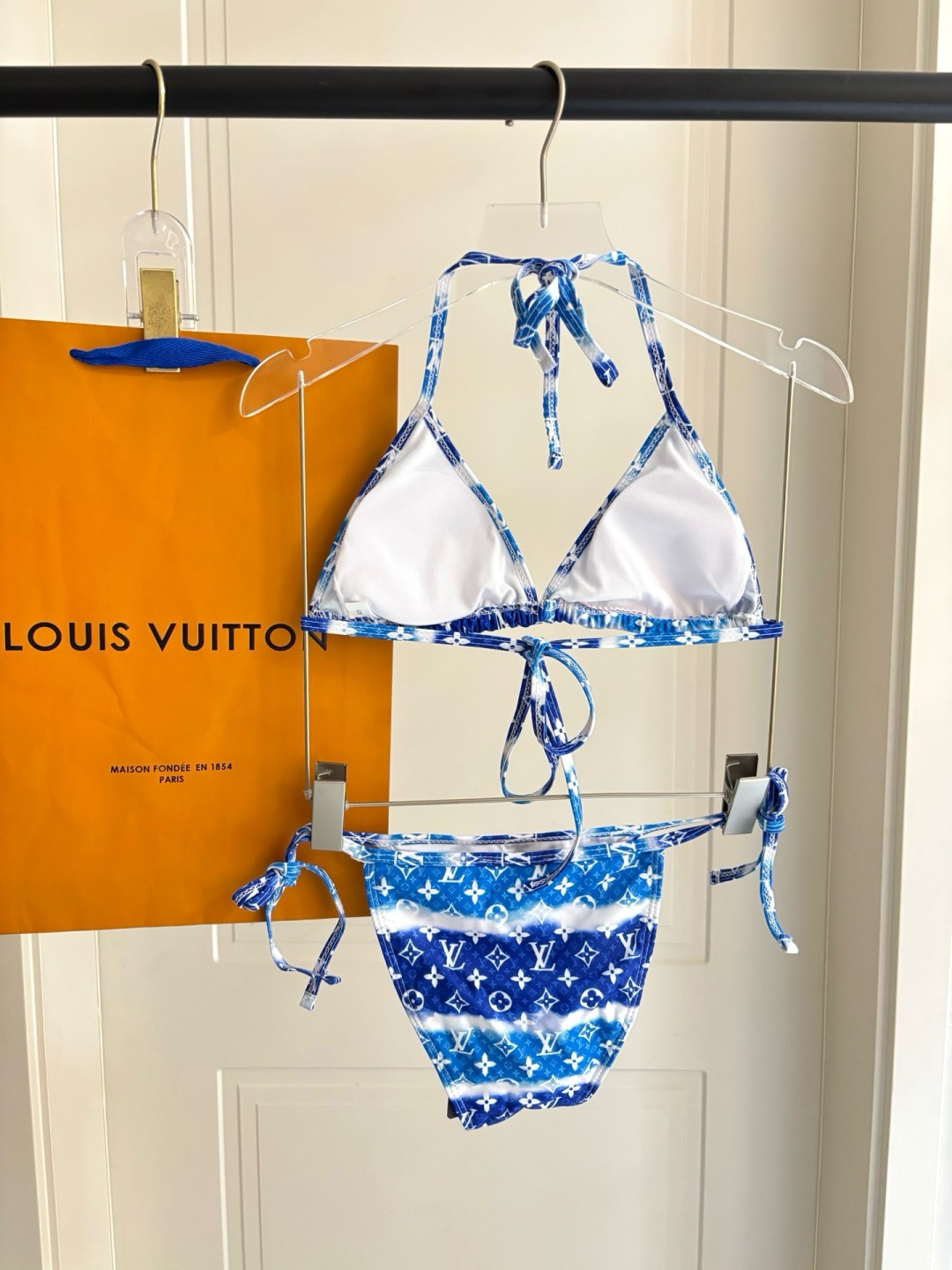 Lv比基尼😍🥰适合多种场景的游泳衣🏊‍♀️海边 游泳池 温泉 水上乐园 漂流都可以😌内搭也完全可以 连体
