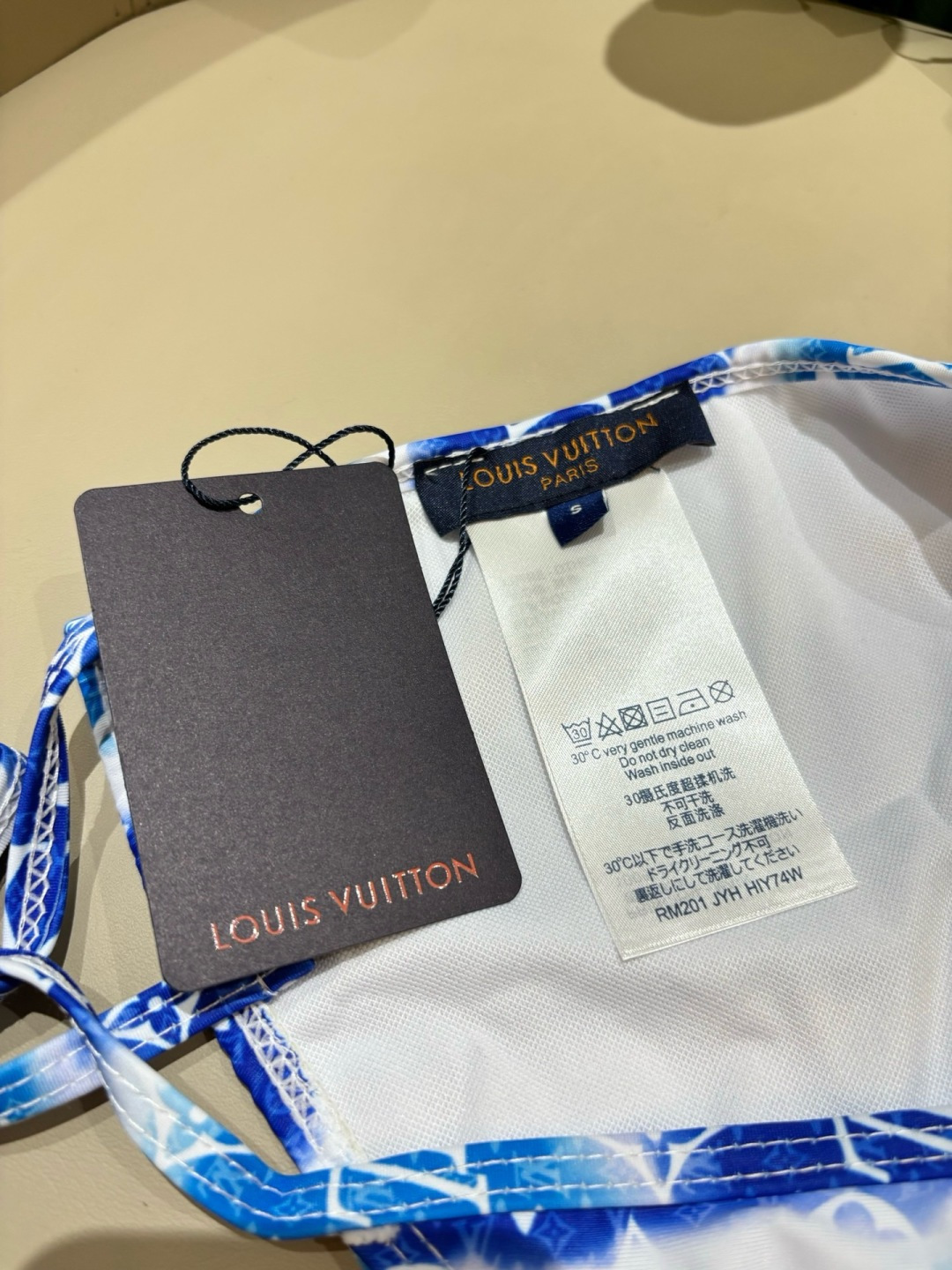 Lv比基尼😍🥰适合多种场景的游泳衣🏊‍♀️海边 游泳池 温泉 水上乐园 漂流都可以😌内搭也完全可以 连体