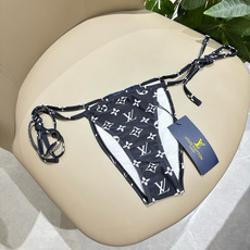 Lv比基尼😍🥰适合多种场景的游泳衣🏊♀️海边 游泳池 温泉 水上乐园 漂流都可以😌内搭也完全可以 连体 Lv比基尼😍🥰适合多种场景的游泳衣🏊♀️海边 游泳池 温泉 水上乐园 漂流都可以😌内搭也完全可以 连体