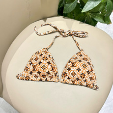 Lv比基尼😍🥰适合多种场景的游泳衣🏊♀️海边 游泳池 温泉 水上乐园 漂流都可以😌内搭也完全可以 连体 Lv比基尼😍🥰适合多种场景的游泳衣🏊♀️海边 游泳池 温泉 水上乐园 漂流都可以😌内搭也完全可以 连体