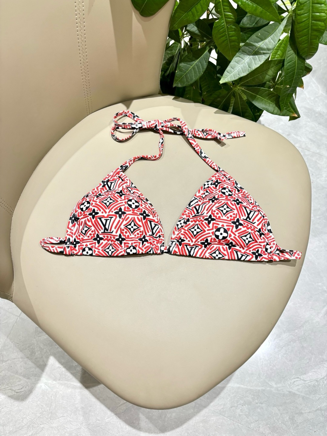 Lv比基尼😍🥰适合多种场景的游泳衣🏊‍♀️海边 游泳池 温泉 水上乐园 漂流都可以😌内搭也完全可以 连体