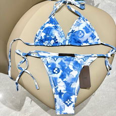 Lv比基尼😍🥰适合多种场景的游泳衣🏊♀️海边 游泳池 温泉 水上乐园 漂流都可以😌内搭也完全可以 连体 Lv比基尼😍🥰适合多种场景的游泳衣🏊♀️海边 游泳池 温泉 水上乐园 漂流都可以😌内搭也完全可以 连体