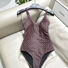 Lv连体😍🥰适合多种场景的游泳衣🏊♀️海边 游泳池 温泉 水上乐园 漂流都可以😌内搭也完全可以 连体设 Lv连体😍🥰适合多种场景的游泳衣🏊♀️海边 游泳池 温泉 水上乐园 漂流都可以😌内搭也完全可以 连体设