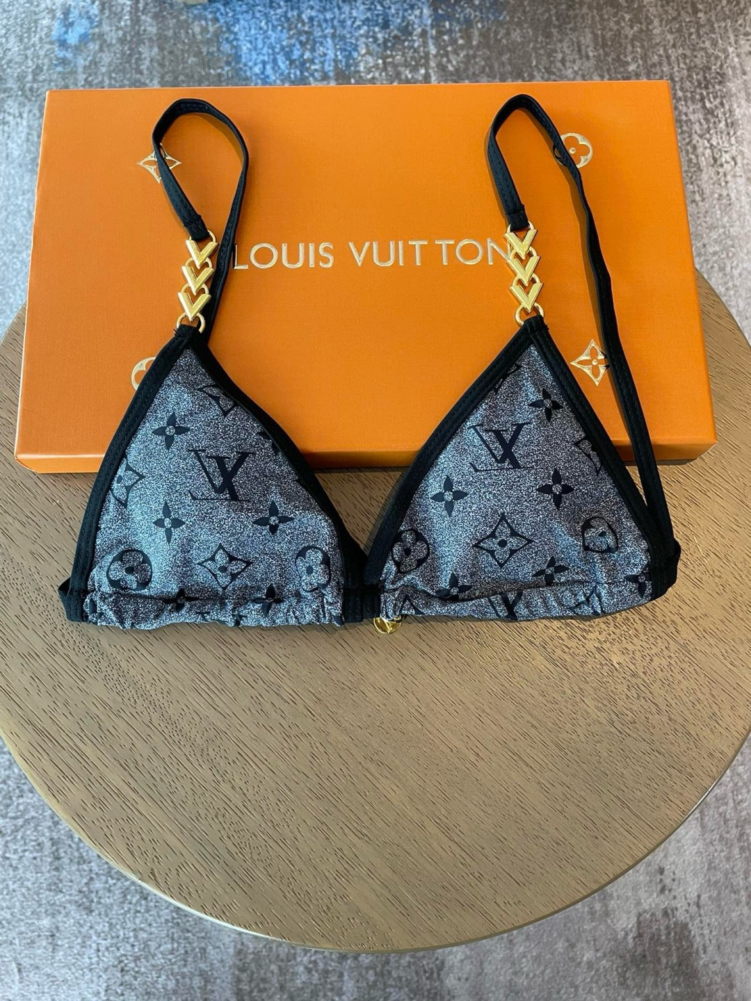 Lv比基尼😍🥰适合多种场景的游泳衣🏊‍♀️海边 游泳池 温泉 水上乐园 漂流都可以😌内搭也完全可以 连体