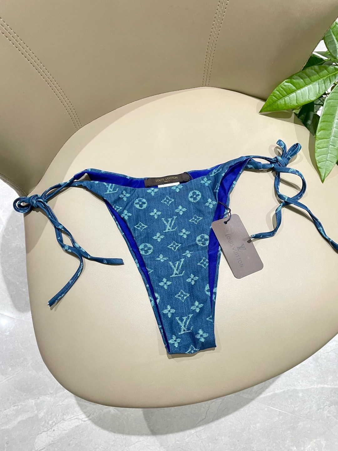 Lv比基尼😍🥰适合多种场景的游泳衣🏊‍♀️海边 游泳池 温泉 水上乐园 漂流都可以😌内搭也完全可以 连体