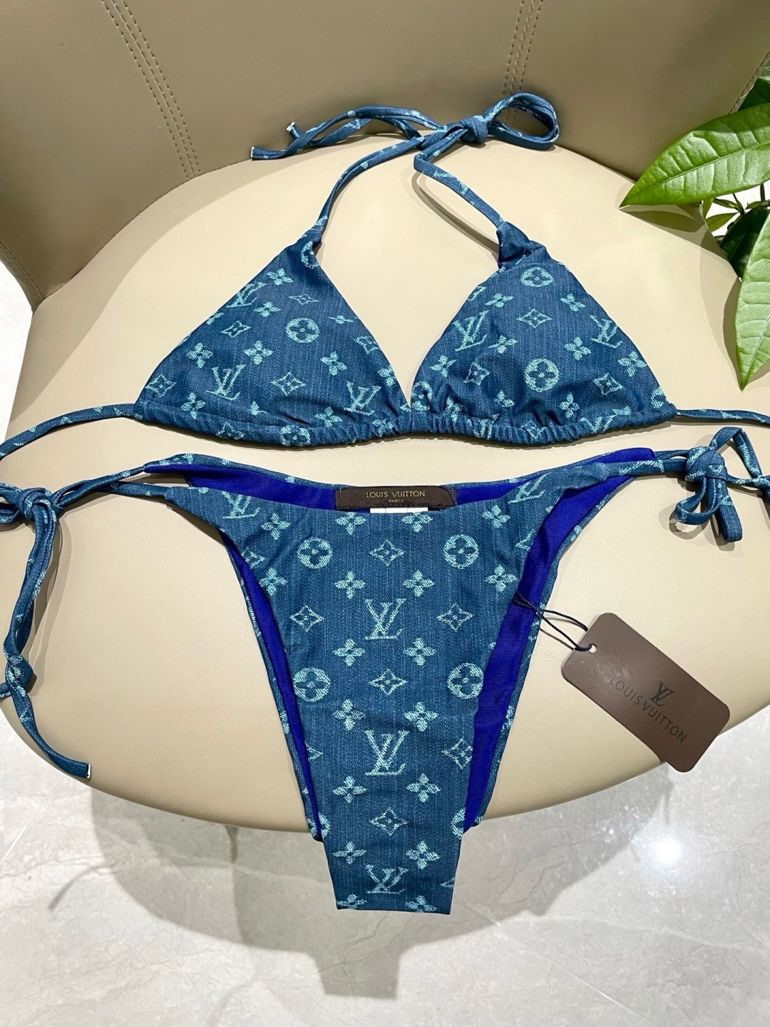 Lv比基尼😍🥰适合多种场景的游泳衣🏊‍♀️海边 游泳池 温泉 水上乐园 漂流都可以😌内搭也完全可以 连体