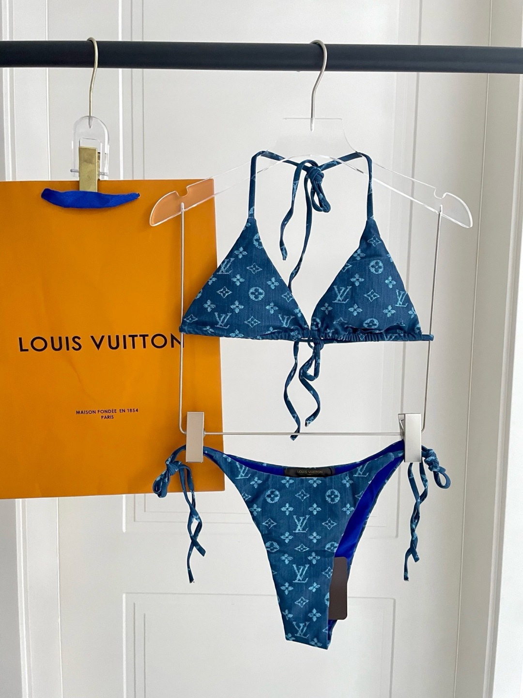 Lv比基尼😍🥰适合多种场景的游泳衣🏊‍♀️海边 游泳池 温泉 水上乐园 漂流都可以😌内搭也完全可以 连体