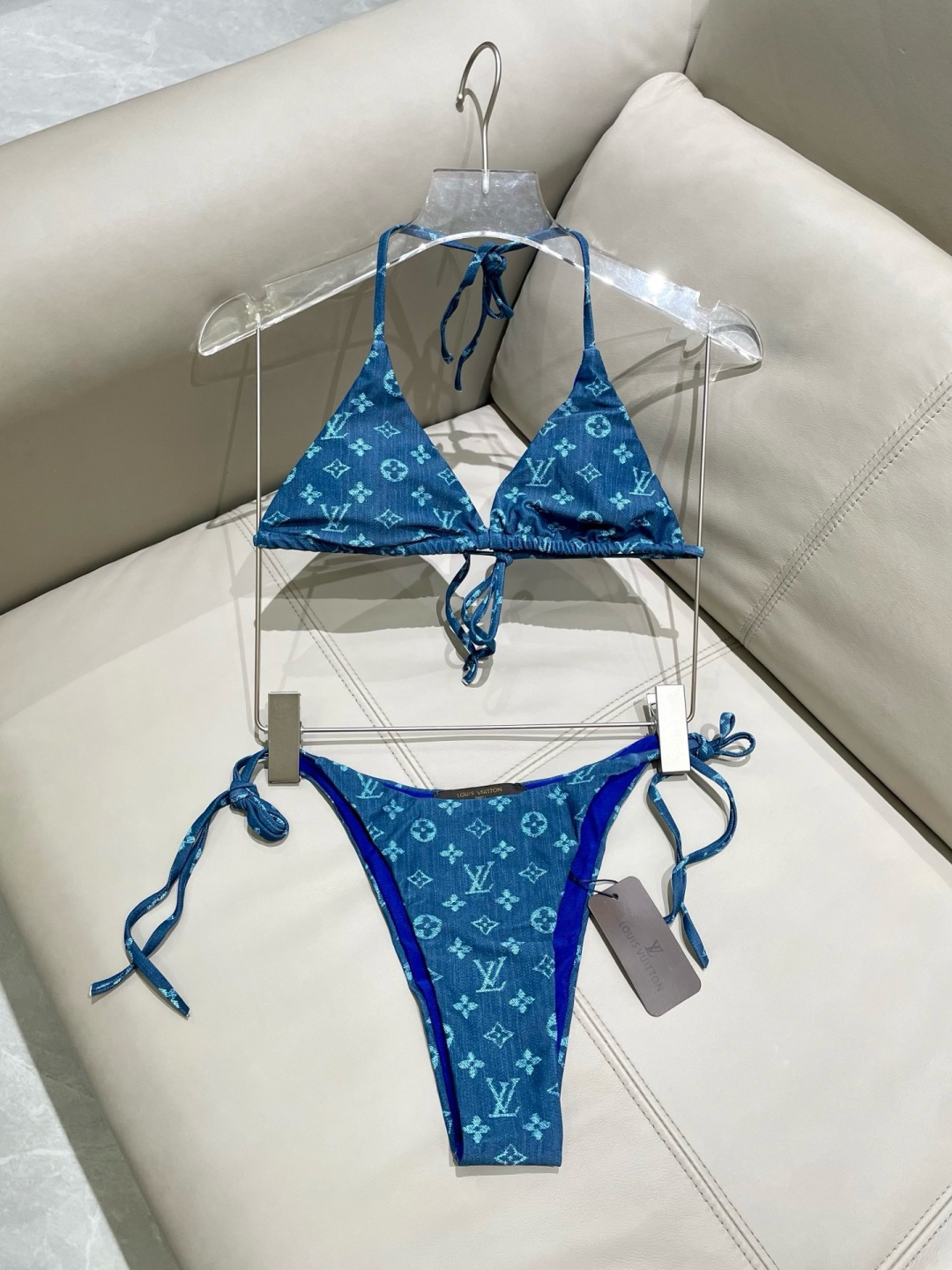Lv比基尼😍🥰适合多种场景的游泳衣🏊‍♀️海边 游泳池 温泉 水上乐园 漂流都可以😌内搭也完全可以 连体