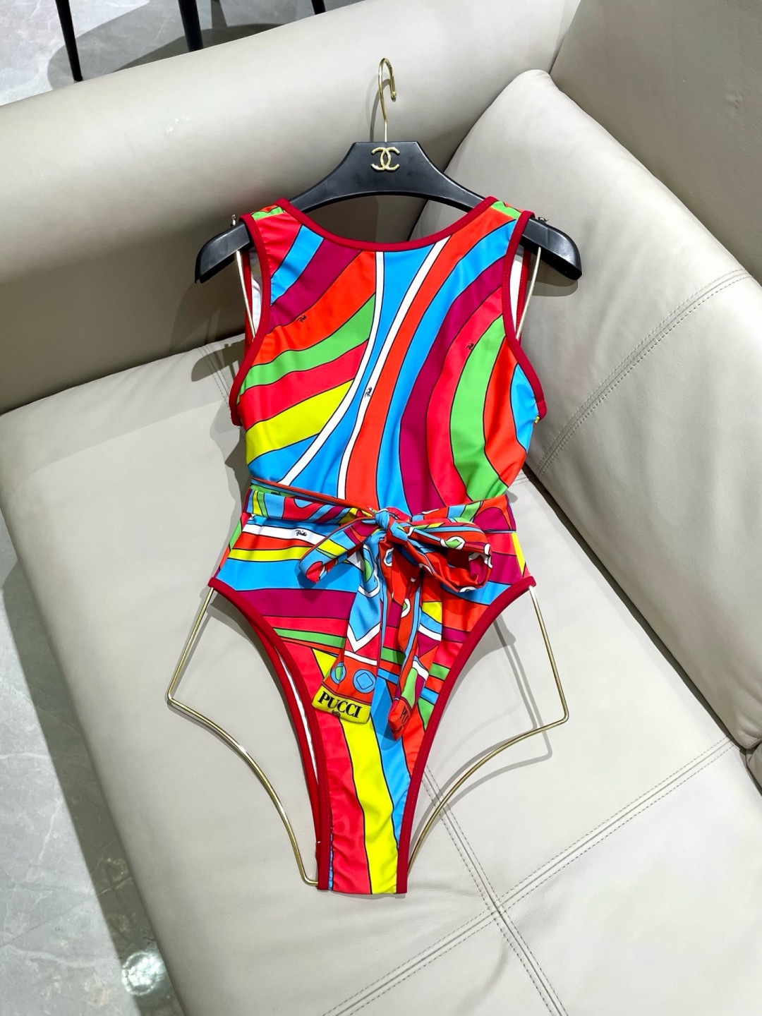 Pucci新款连体😍🥰适合多种场景的游泳衣🏊‍♀️海边 游泳池 温泉 水上乐园 漂流都可以😌内搭也完全可
