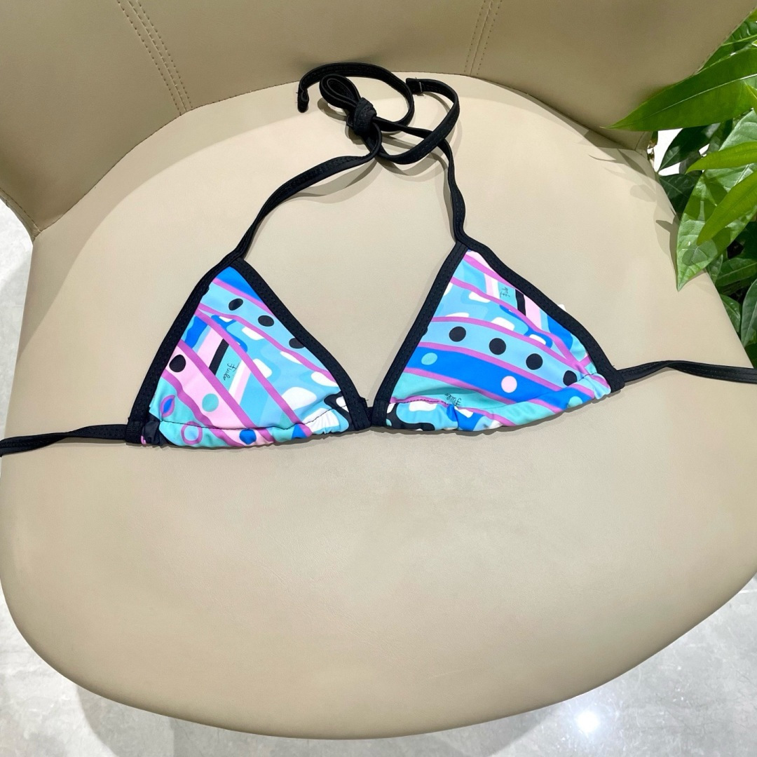 Pucci新款比基尼 三件套 😍🥰适合多种场景的游泳衣🏊‍♀️海边 游泳池 温泉 水上乐园 漂流都可以😌
