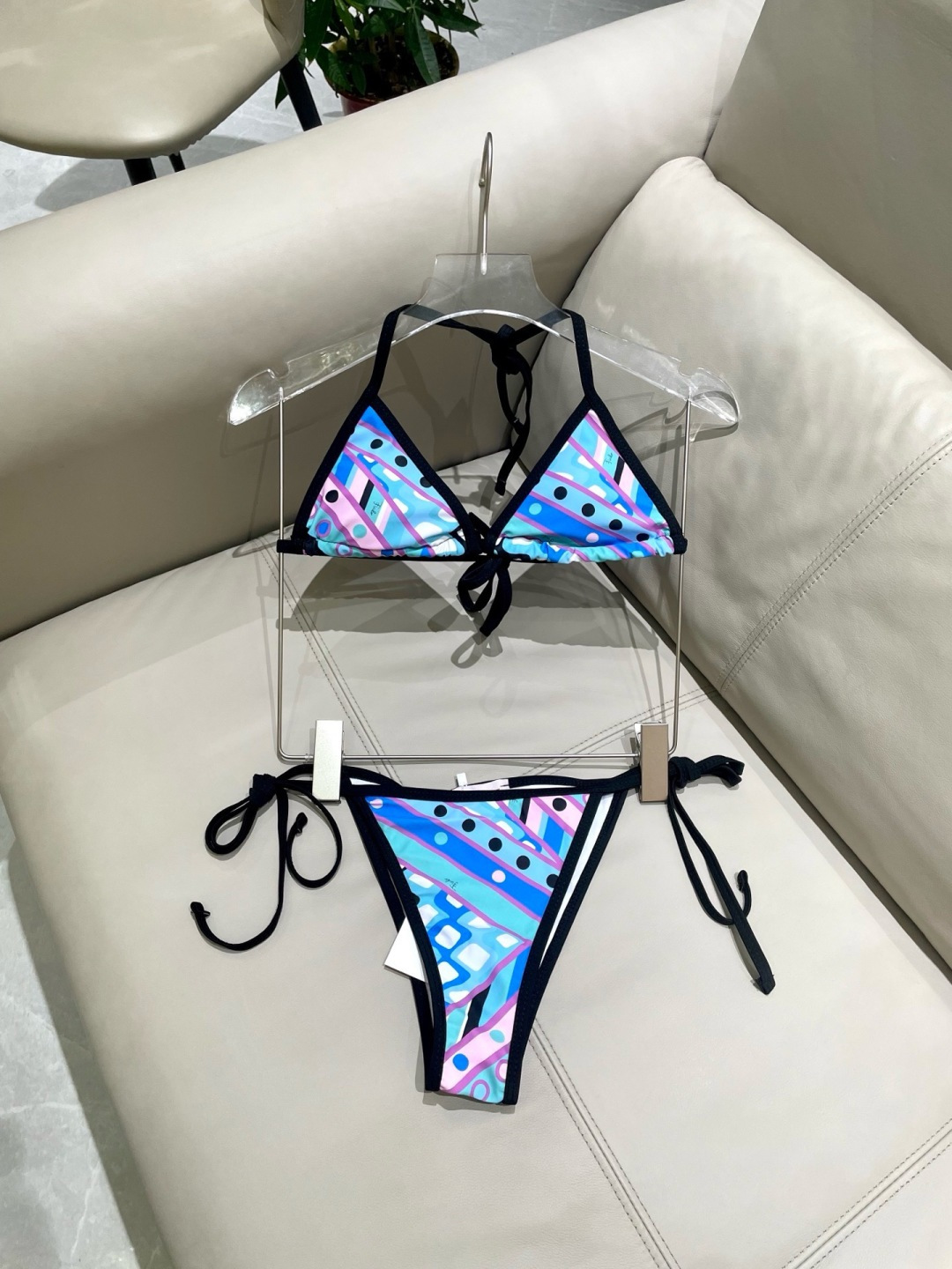 Pucci新款比基尼 三件套 😍🥰适合多种场景的游泳衣🏊‍♀️海边 游泳池 温泉 水上乐园 漂流都可以😌