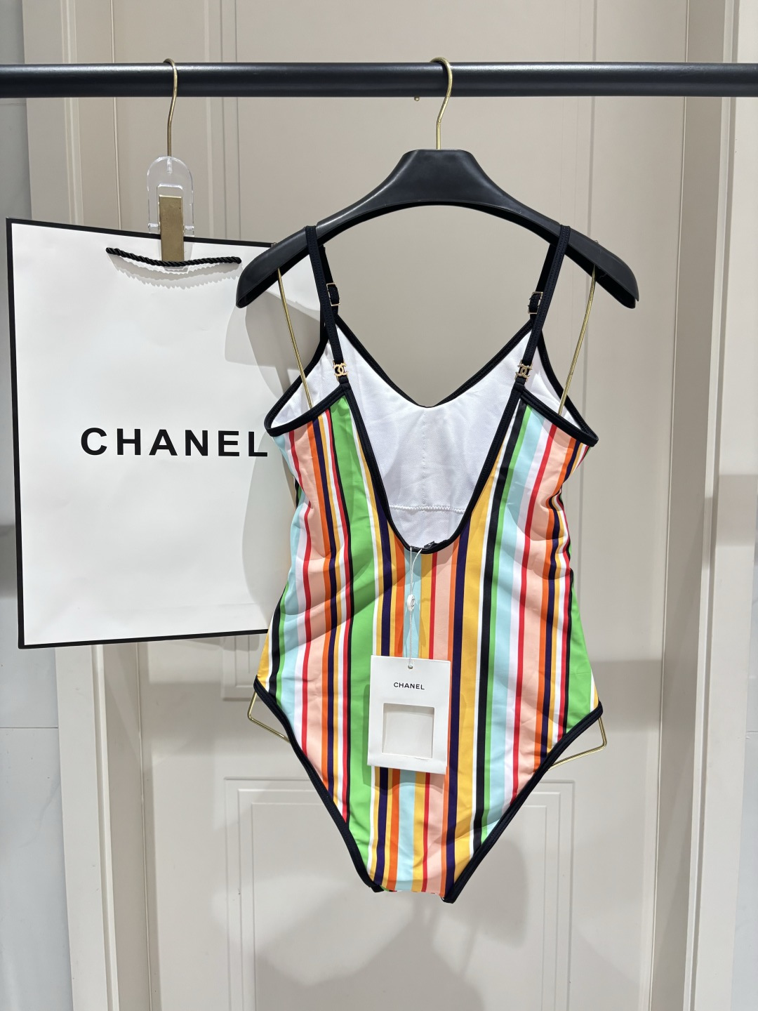 Chanel泳衣➕纱巾 P单泳衣75 可拆开卖Chanel新款泳衣  彩虹度假泳衣，解锁夏日明媚时光✨奢