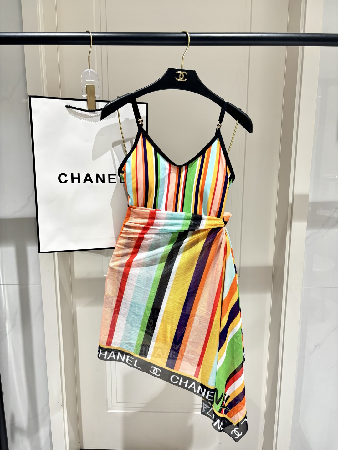 Chanel泳衣➕纱巾 P单泳衣75 可拆开卖Chanel新款泳衣  彩虹度假泳衣，解锁夏日明媚时光✨奢