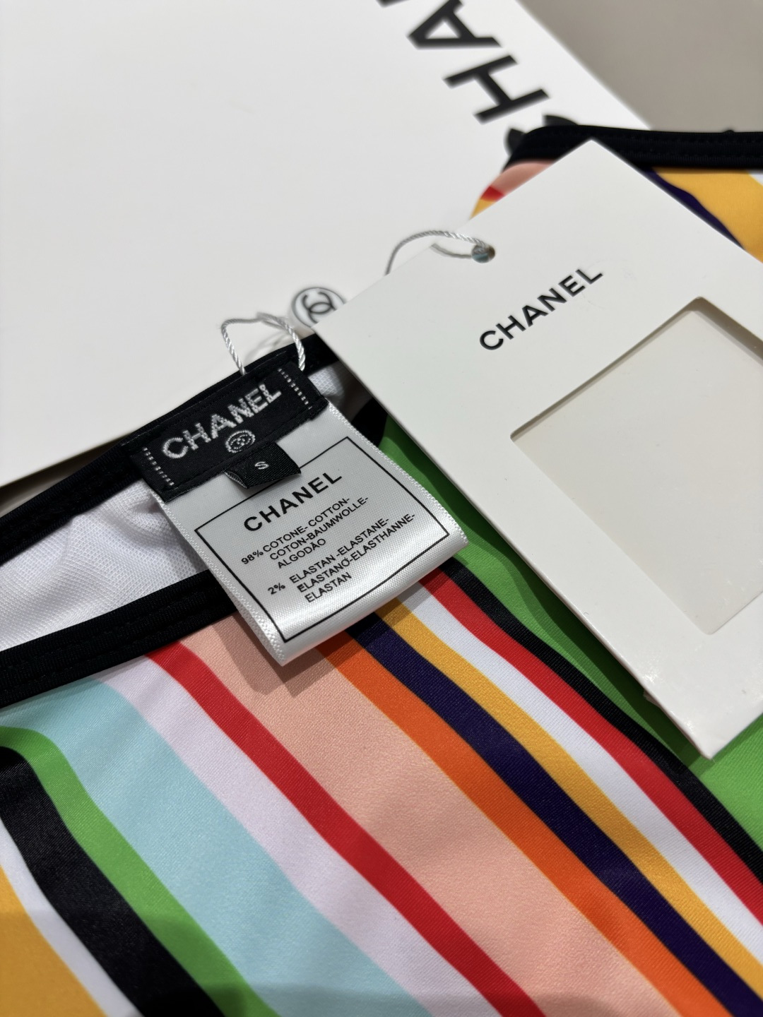 Chanel泳衣➕纱巾 P单泳衣75 可拆开卖Chanel新款泳衣  彩虹度假泳衣，解锁夏日明媚时光✨奢