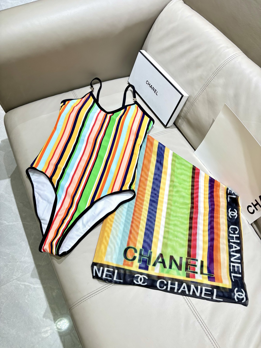 Chanel泳衣➕纱巾 P单泳衣75 可拆开卖Chanel新款泳衣  彩虹度假泳衣，解锁夏日明媚时光✨奢