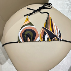 Pucci新款比基尼➕纱裙 时尚潮流款 😍🥰适合多种场景的游泳衣🏊♀️海边 游泳池 温泉 水上乐园 漂 Pucci新款比基尼➕纱裙 时尚潮流款 😍🥰适合多种场景的游泳衣🏊♀️海边 游泳池 温泉 水上乐园 漂